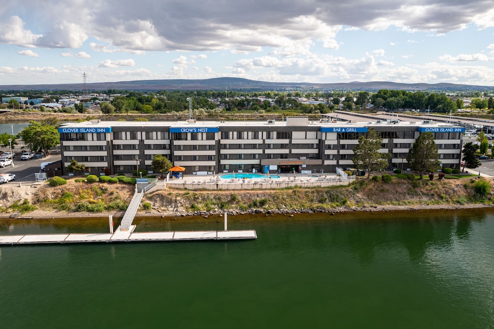 Clover Island Inn 5/54