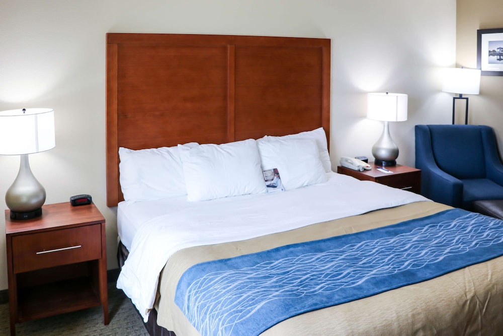 Comfort Inn and Suites Sikeston I-55 14/47