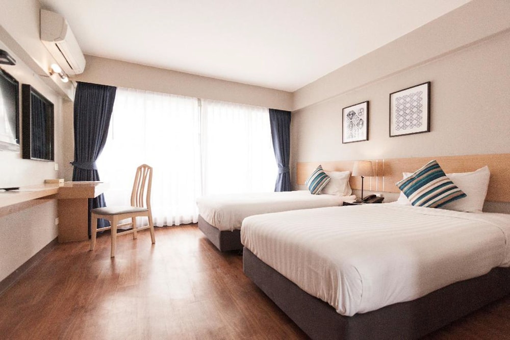 Samran Place Hotel 15/45