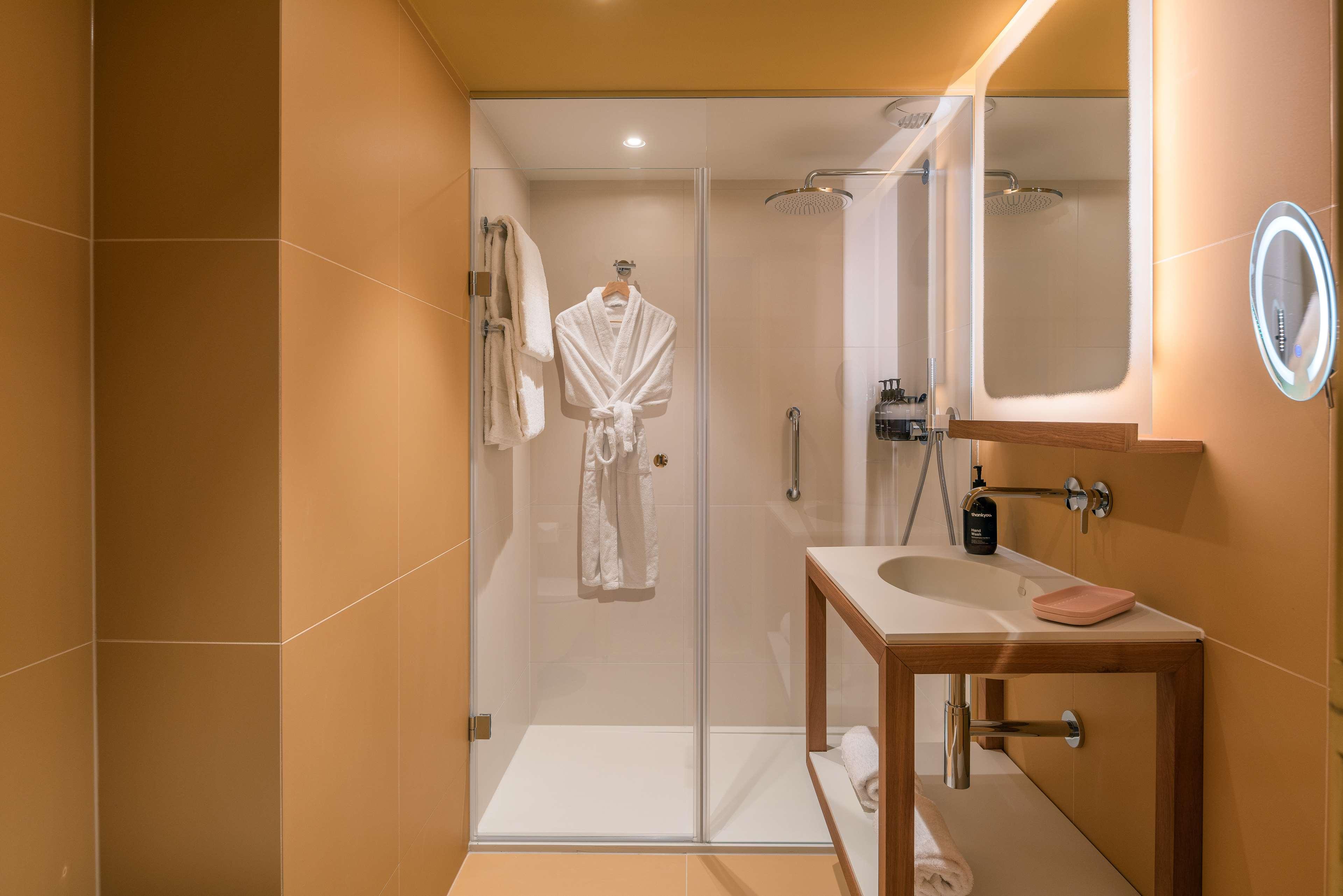 غرفة ديلوكس بسرير مزدوج، Canopy by Hilton Cannes 5/5