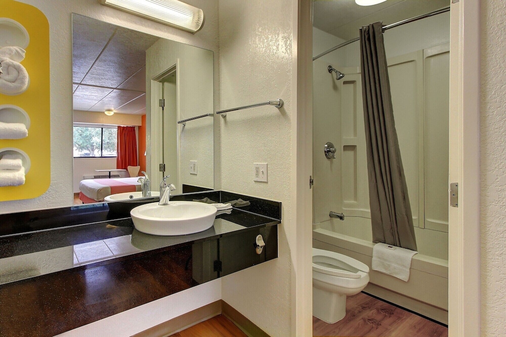 Motel6 York, PA 54/58