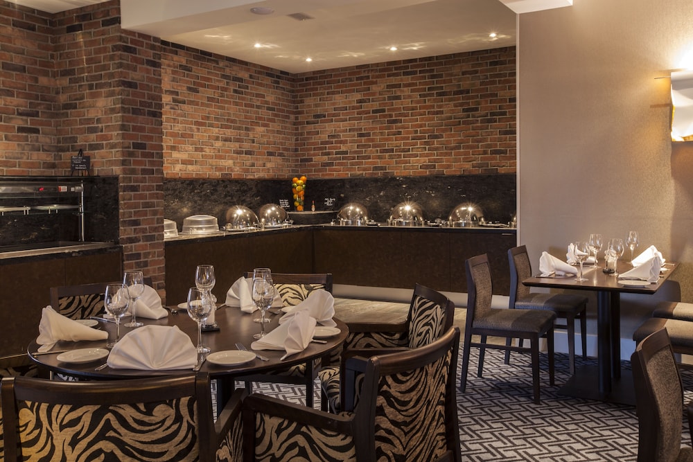 Talbot Hotel Midleton 53/60