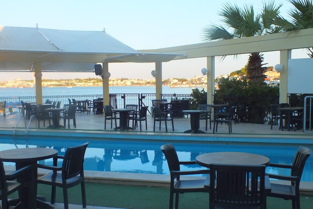 Tuntas Beach Hotel Altinkum 18/27