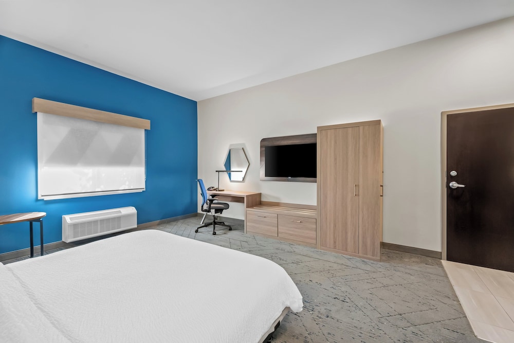 غرفة قياسية بسرير كينج، Holiday Inn Express Monticello 2/3