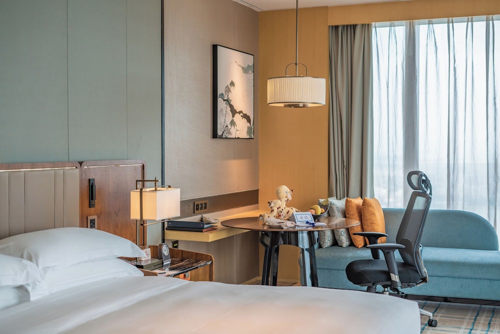 غرفة ديلوكس بسريرين منفصلين بإطلالة، Hilton Fuzhou 3/7