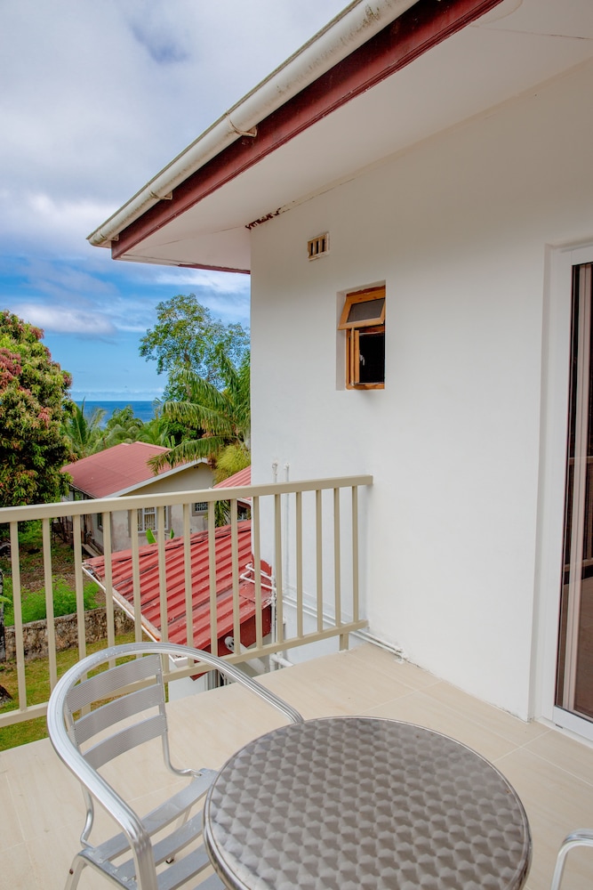 The Orchard Self-Catering Villa 6/50