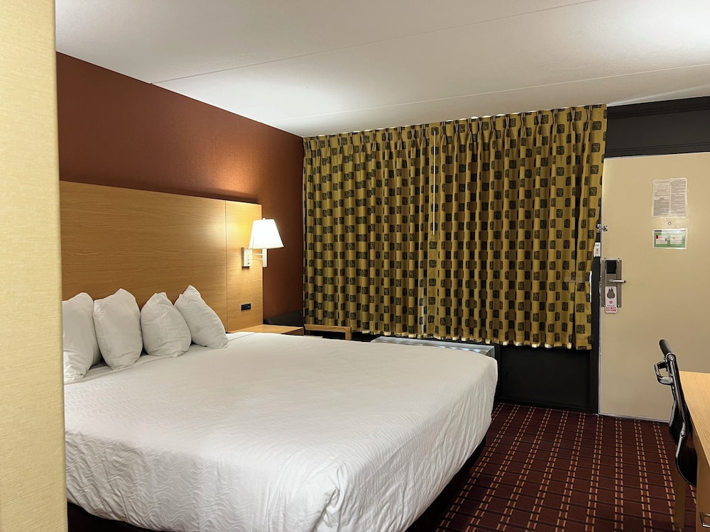 Serenity Inn Sweetwater 8/20