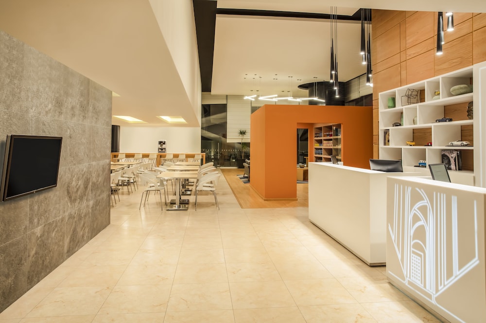 Fiesta Inn Express Queretaro Constituyentes 8/56