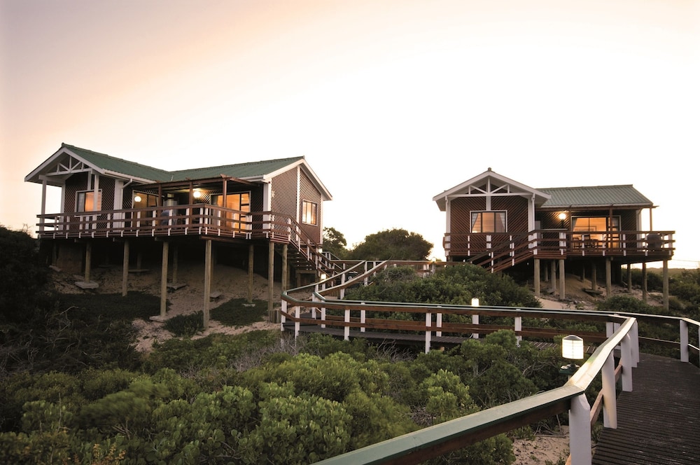 Pine Lodge Resort 64/70
