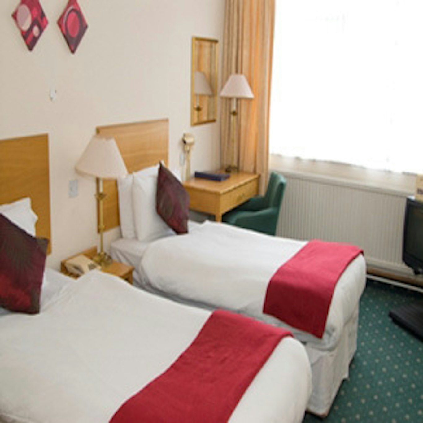 Dancenter Lux Resort London City M25 3/25