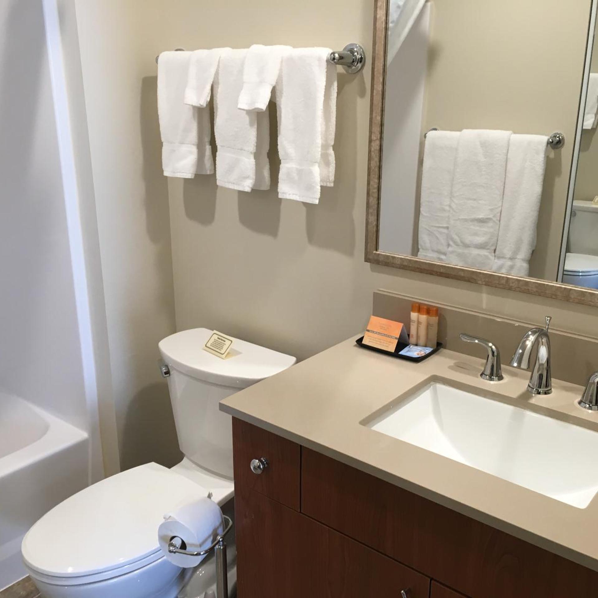 جناح ديلوكس، Aspen Suites Hotel Sitka 6/10
