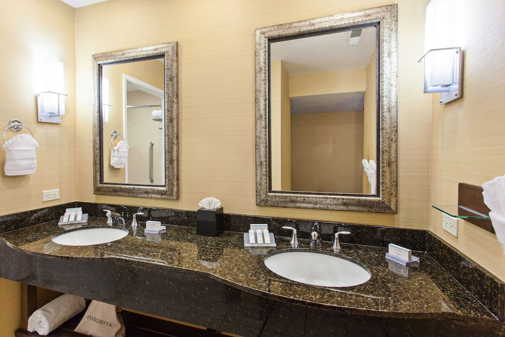 Hilton Garden Inn Monterey 53/58