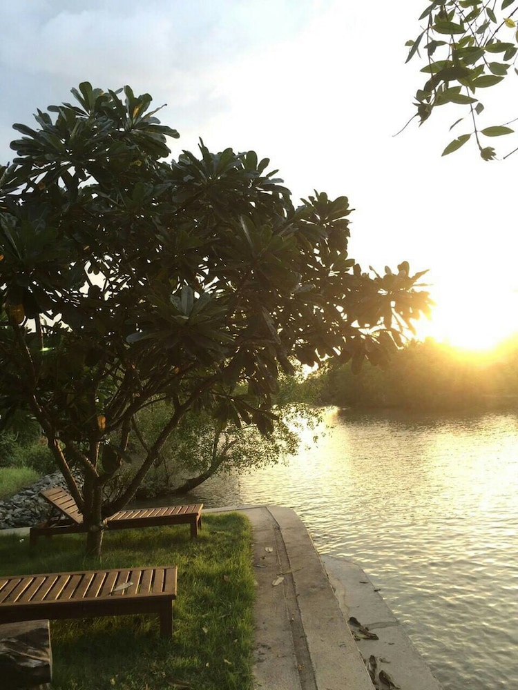 Amphawa Club 40/57