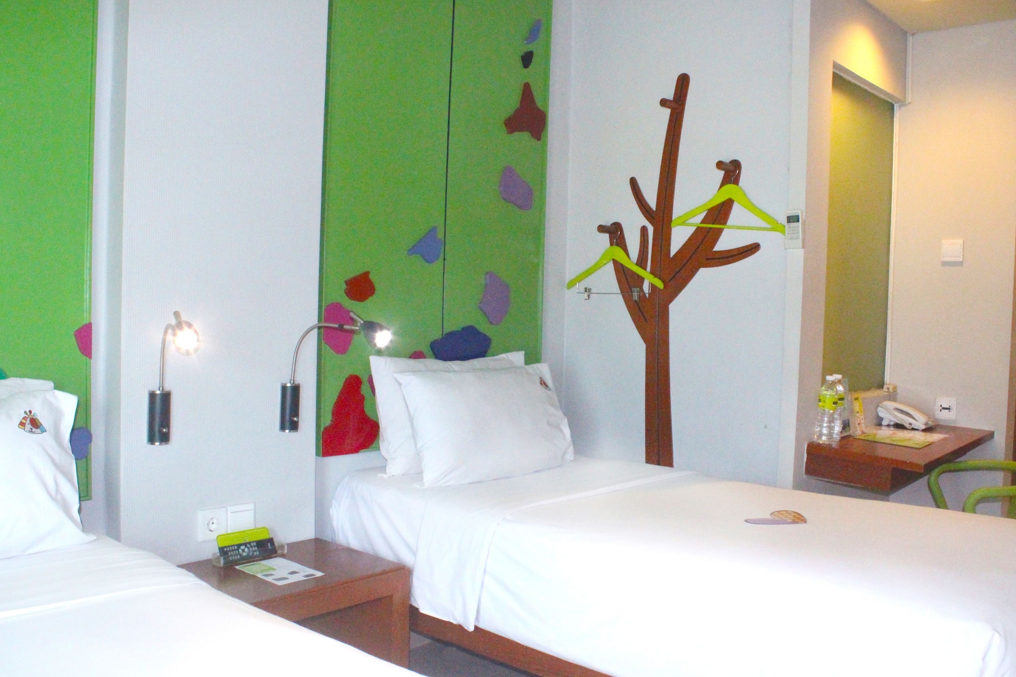 Happiness, Twin Beds