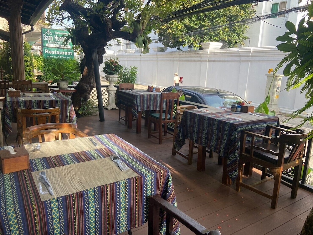 Baan Huen Phen 49/69