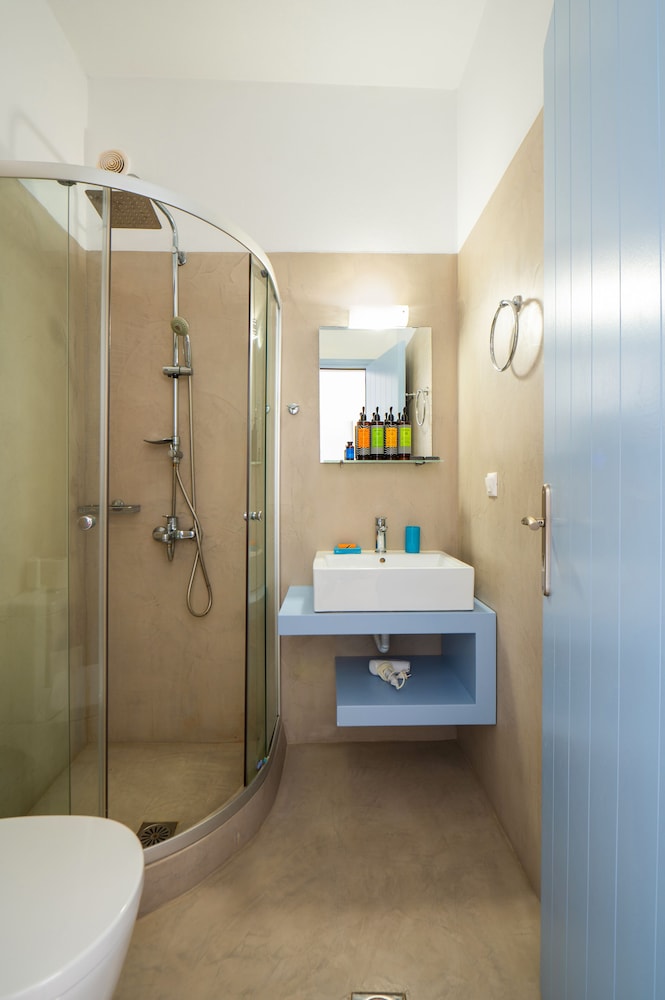 Premium, Studio, Queen Bed, Castle View