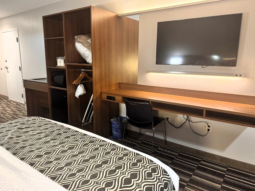 Microtel Inn And Suites Gardendale 27/33