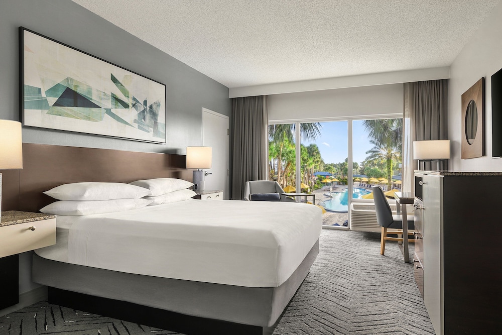 ROOM, KING BED