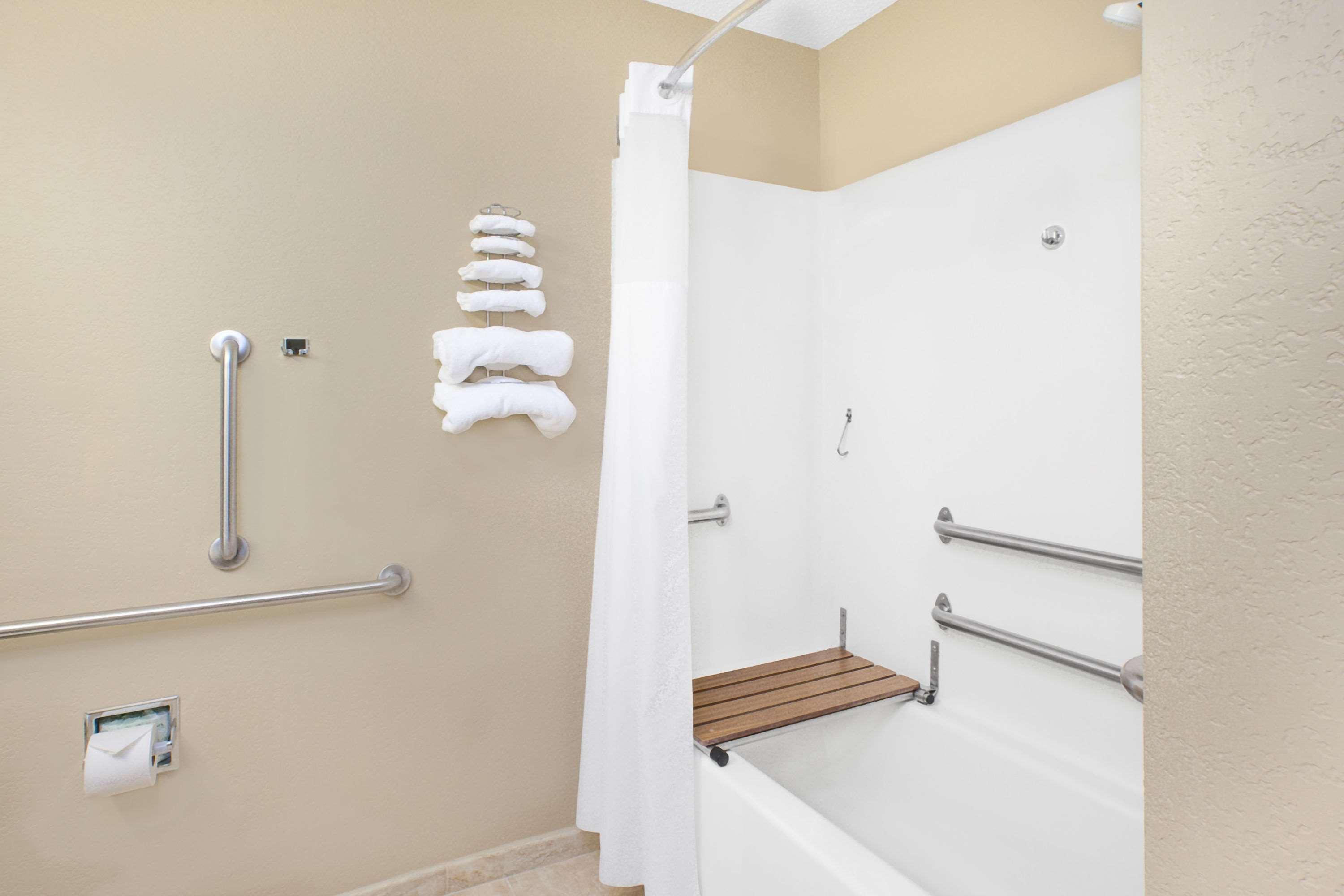 Microtel Inn & Suites By Wyndham Clear Lake 25/25
