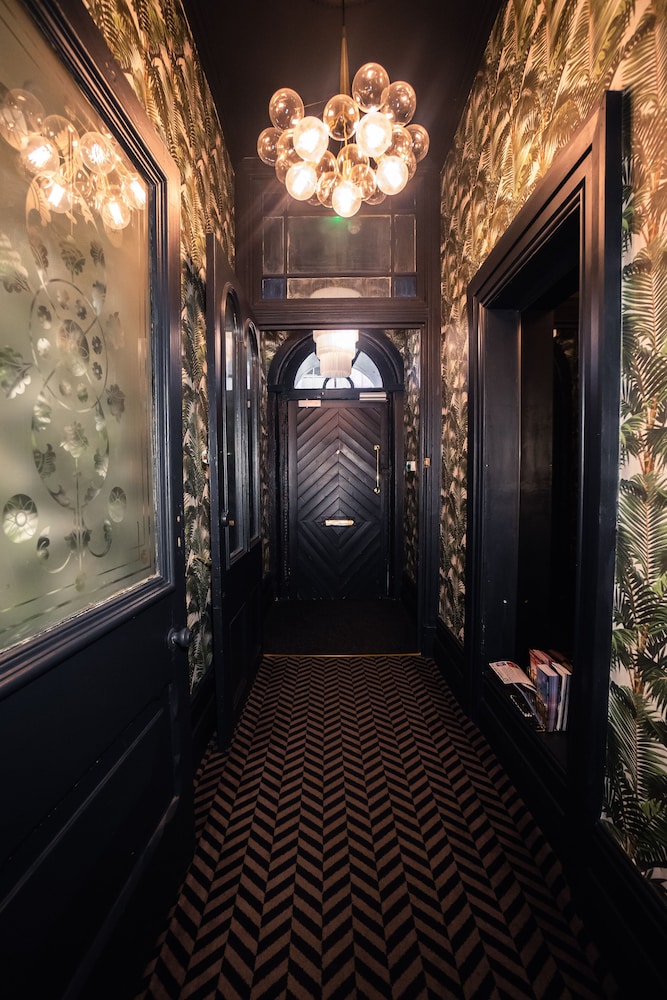 Lock & Key Hotel 55/69