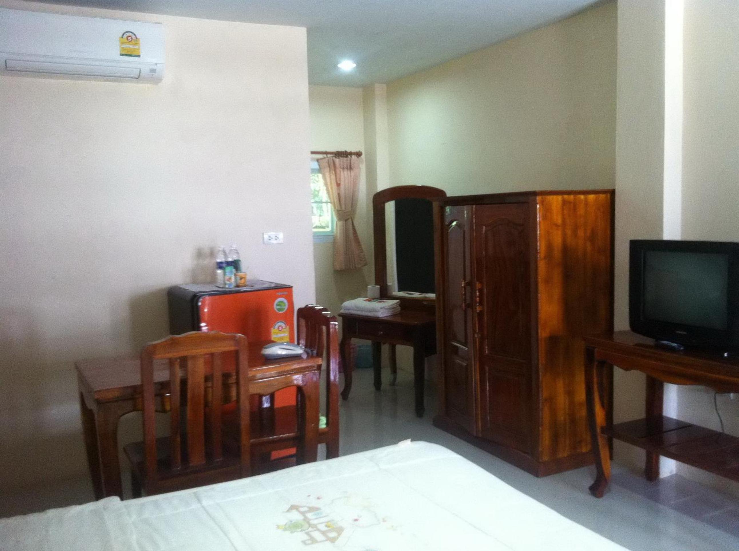 Rachaphruk Resort 10/16