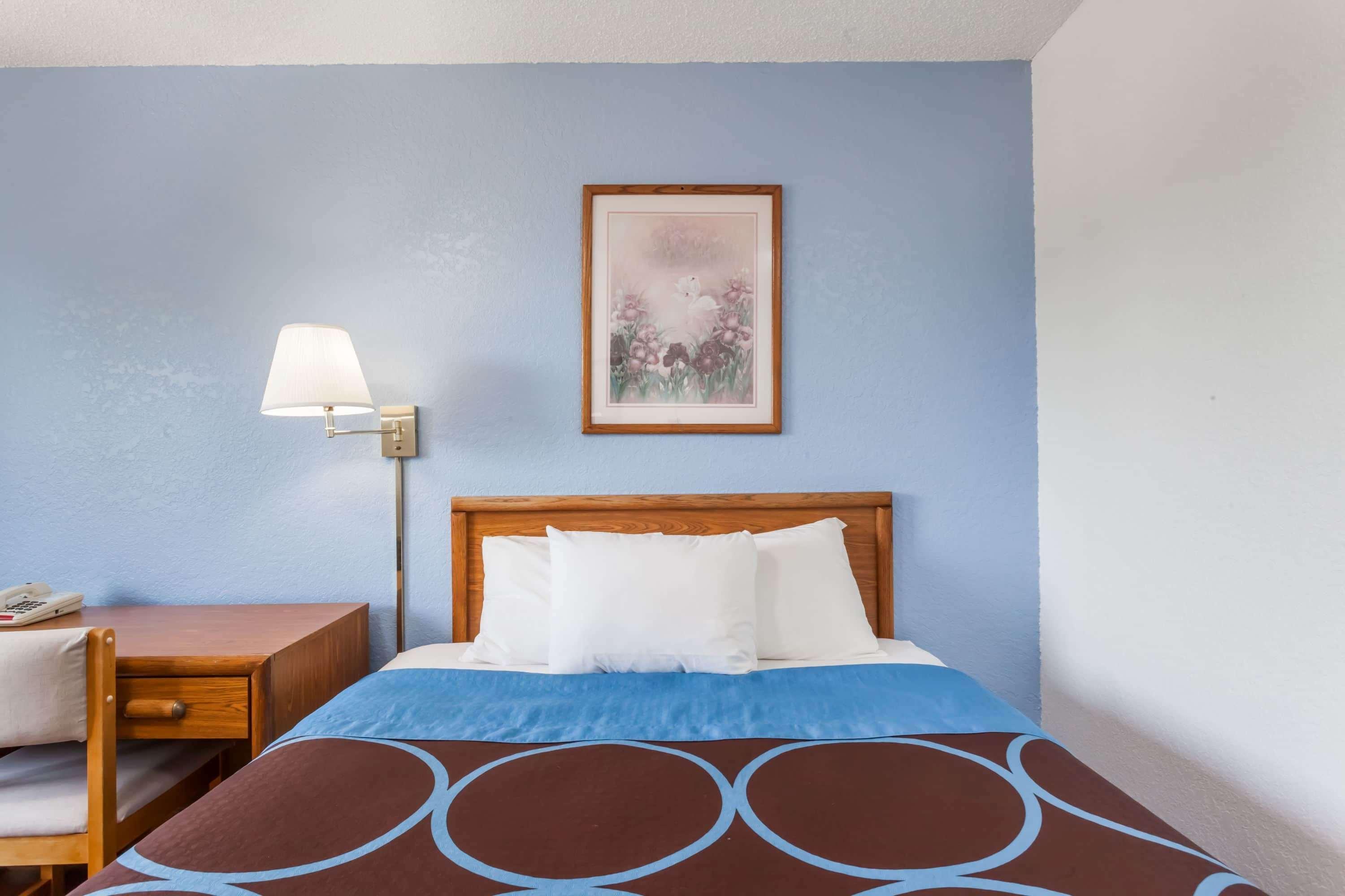 Super 8 by Wyndham Norwich 19/28