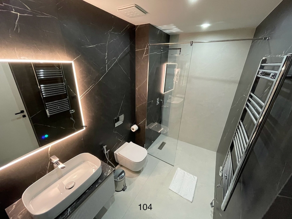 Arbnor Hotel 45/50