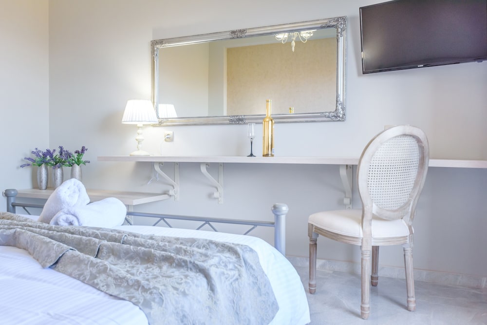 Erofili Hotel 6/36