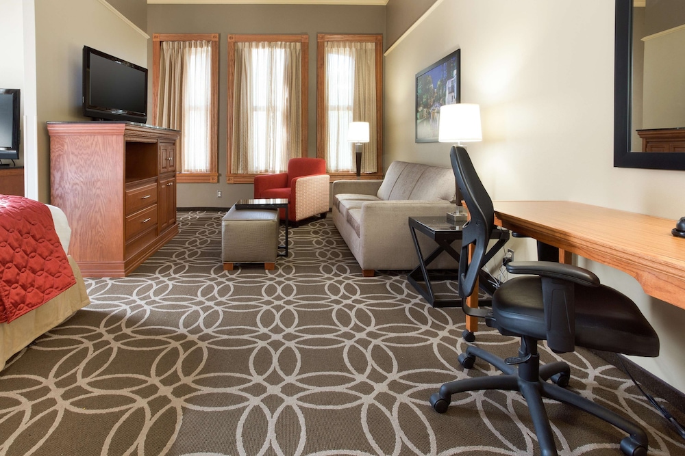 Drury Inn and Suites San Antonio Riverwalk 41/49