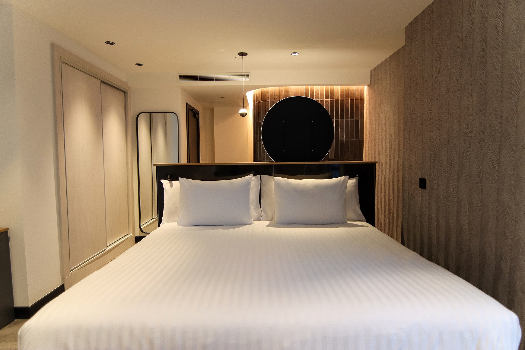 Deluxe, Single, Double Bed, Lateral Side Sea View