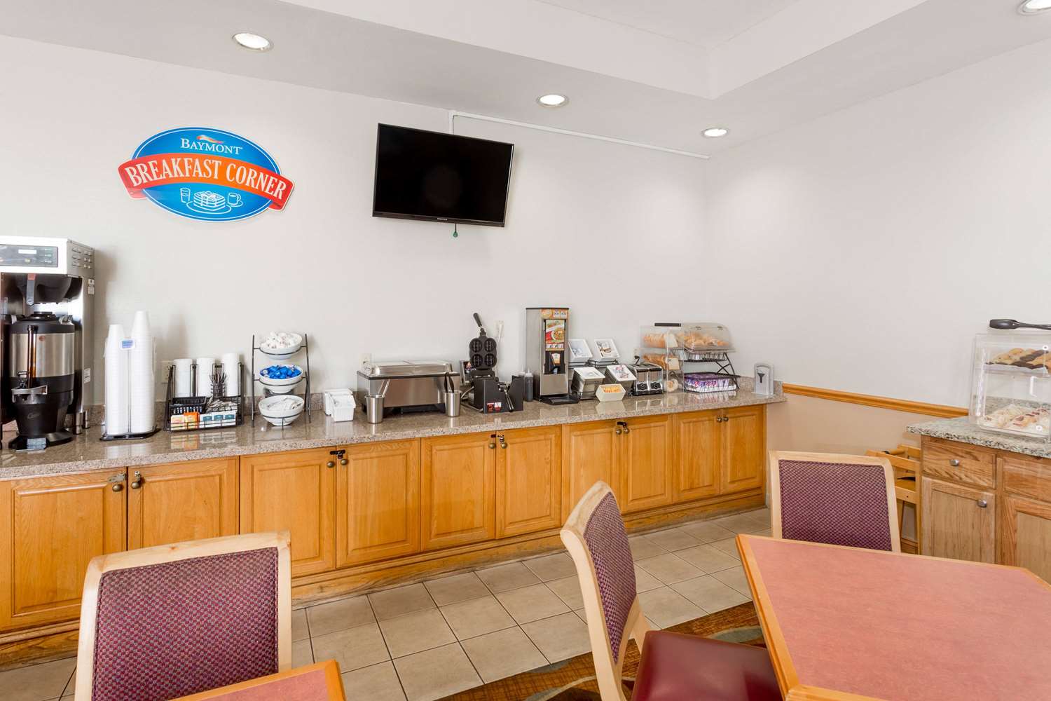 Baymont by Wyndham Fort Myers Airport 28/41