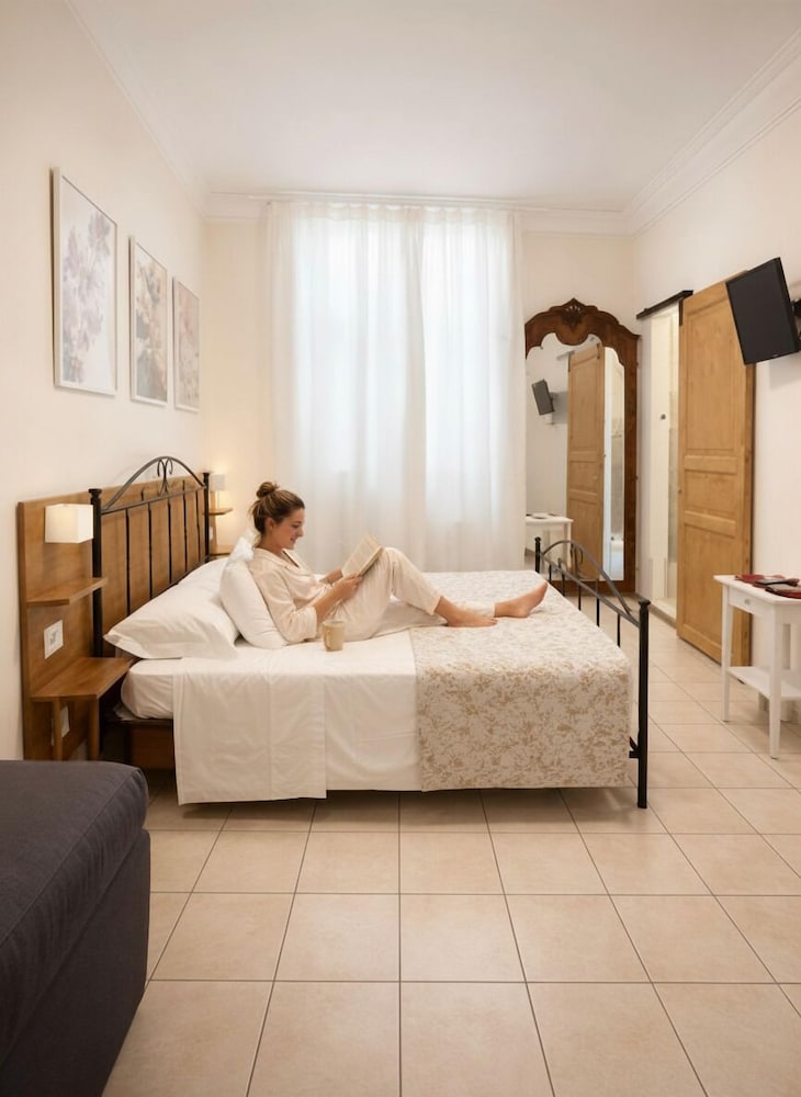 TOWER, DOUBLE BED
