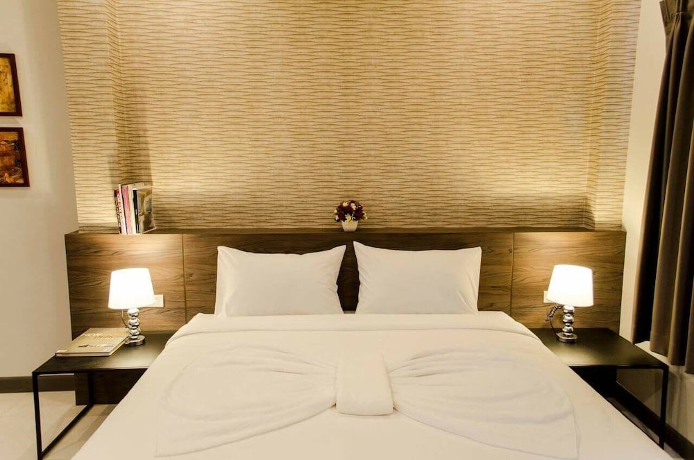 غرفة بسرير كينج، Seree Grand Resort 8/9