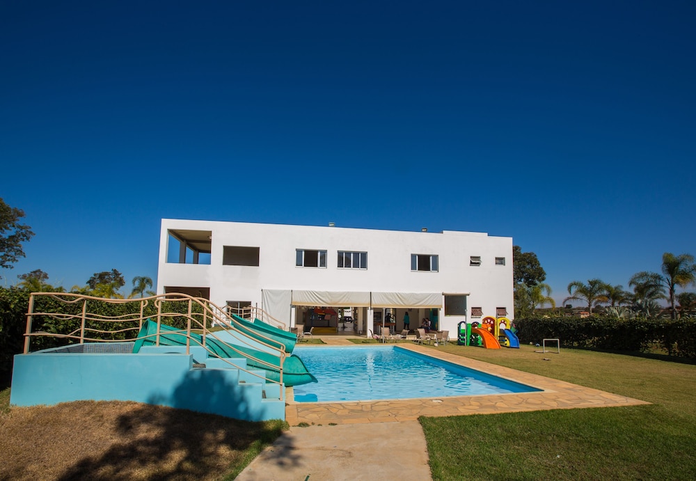Ramada by Wyndham Furnaspark 5/48
