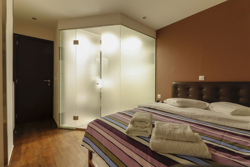 Mansion Hotel 15/45
