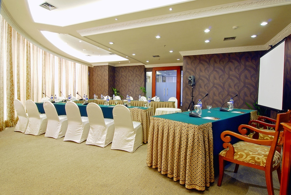 Grand Arkenso Park View Simpang Lima (ex. Horison Semarang) 52/61