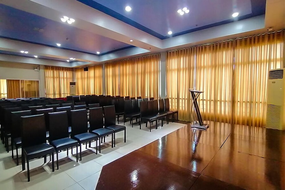 Cebu Capitol Central Hotel and Suites powered by Cocotel 40/55