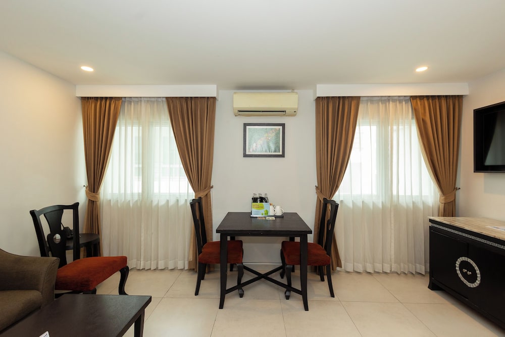 Mac Boutique Suites 55/69