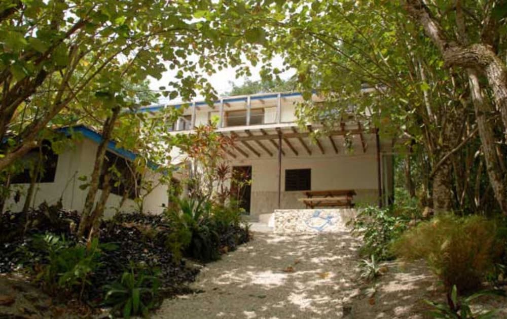 Hideaway Island Resort 70/75