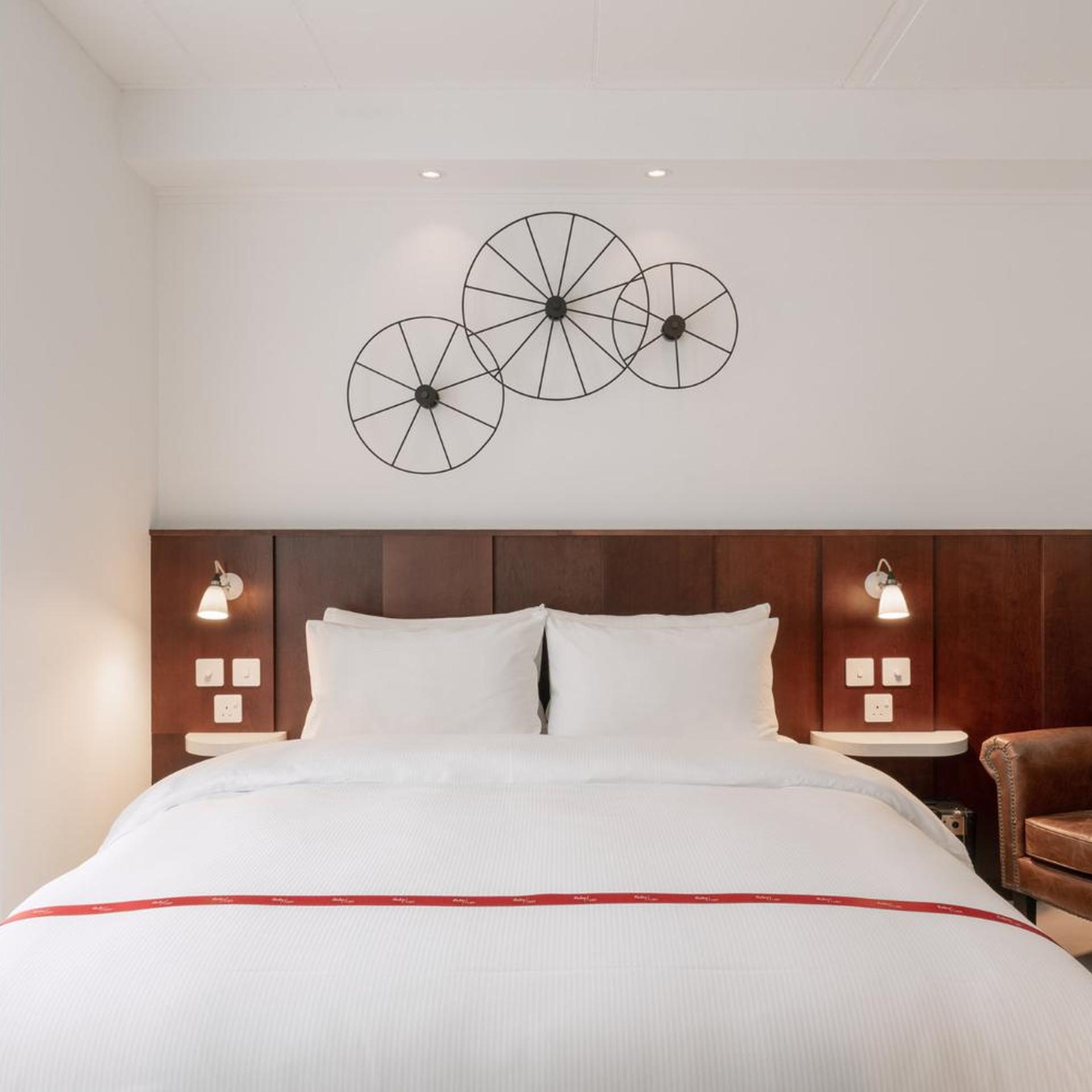 Wow, King Bed