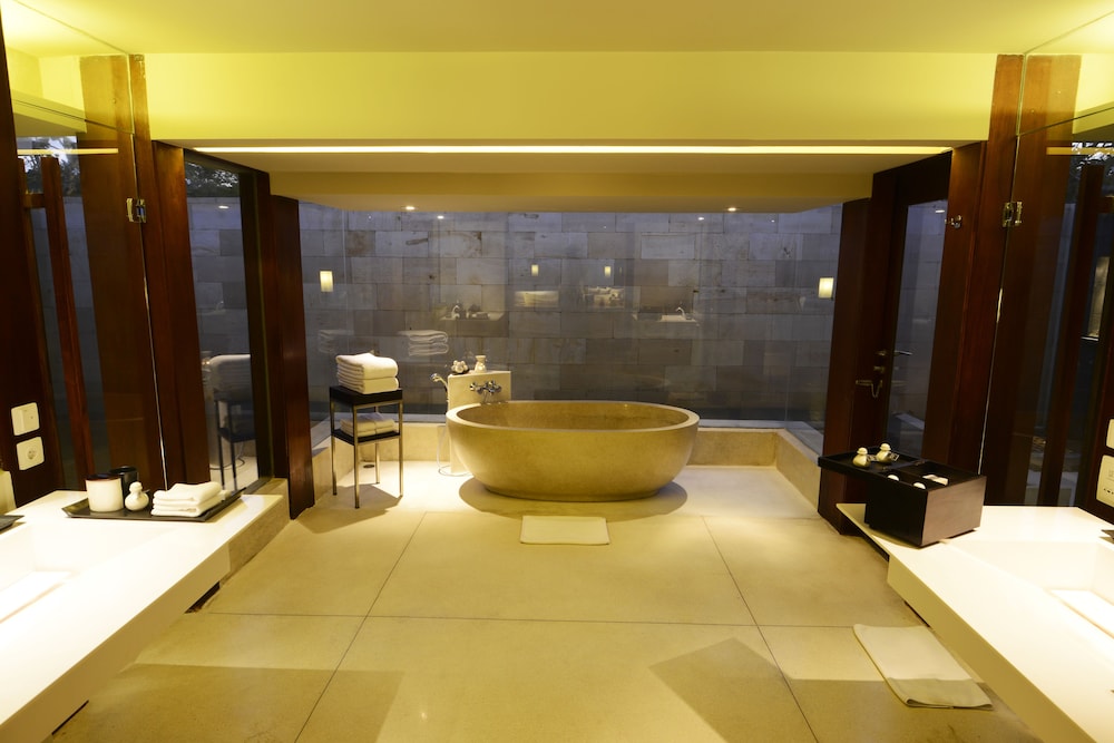 The Bale Nusa Dua by LifestyleRetreats 50/50