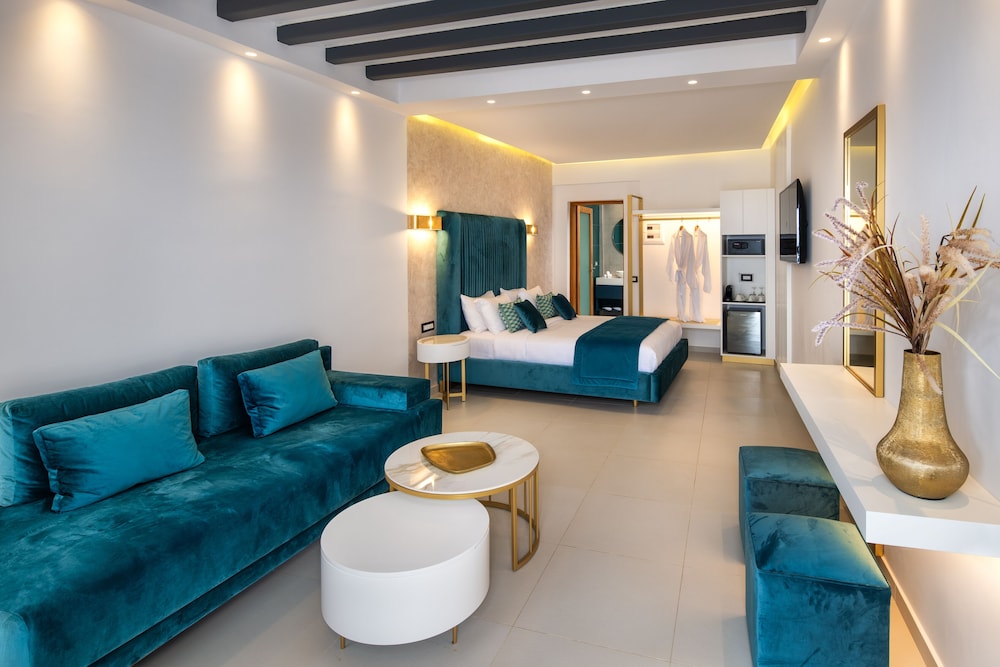 Aura Suites 13/31
