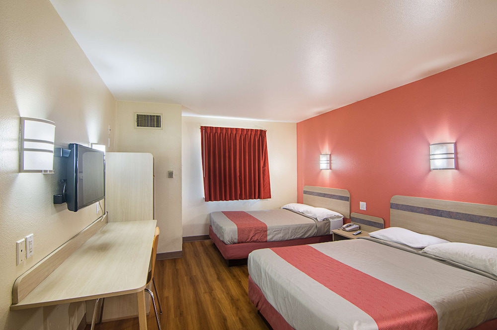 Motel6 Terrell, TX 17/58
