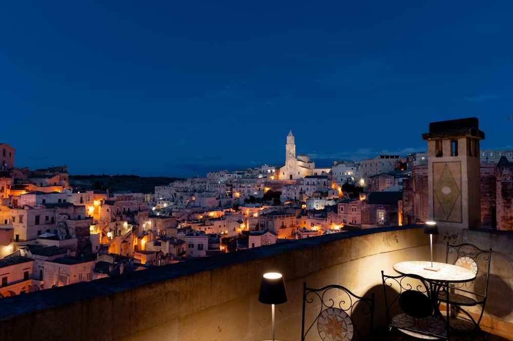 Lo Stemma Luxury Boutique Hotel 54/60