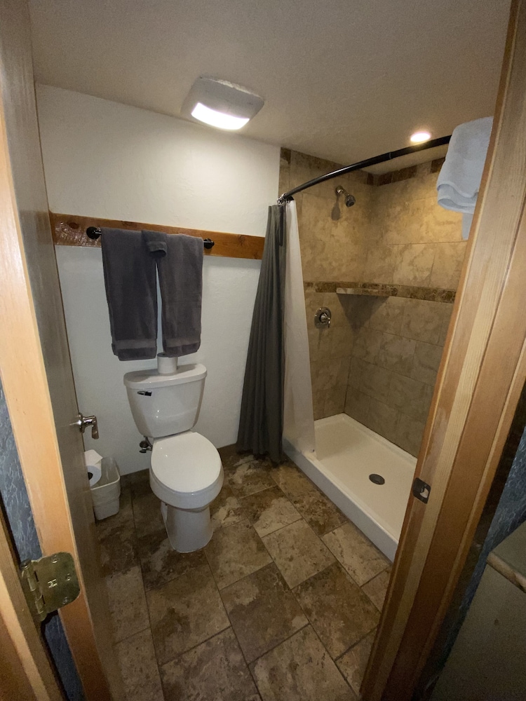Ninepipes Lodge 50/50