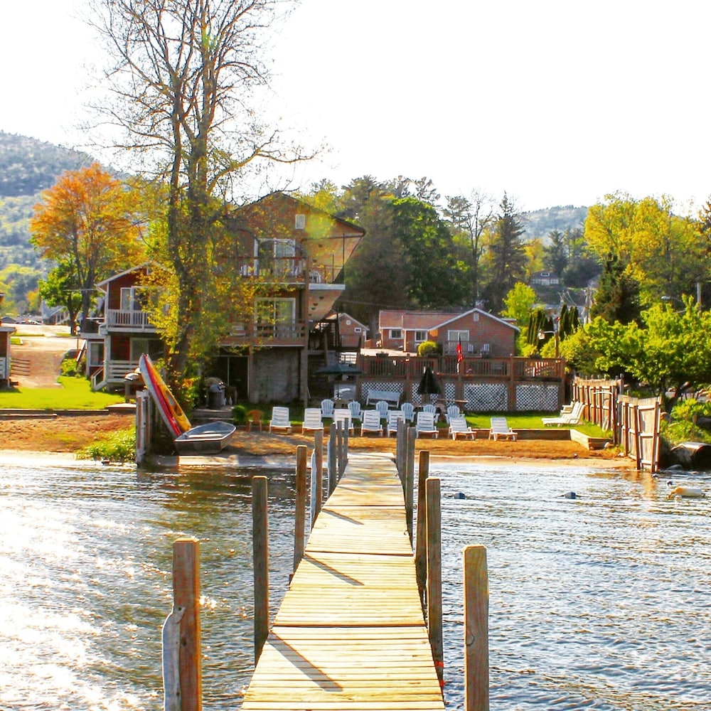 Sundowner on Lake George 68/74