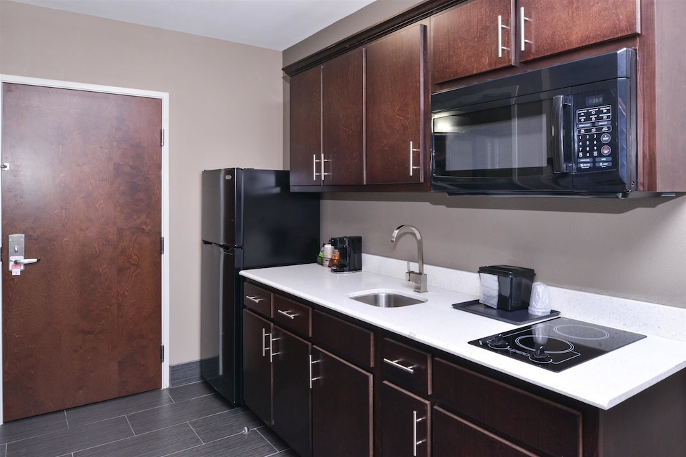 Americas Best Value Inn & Suites - Southaven/Memphis 24/31