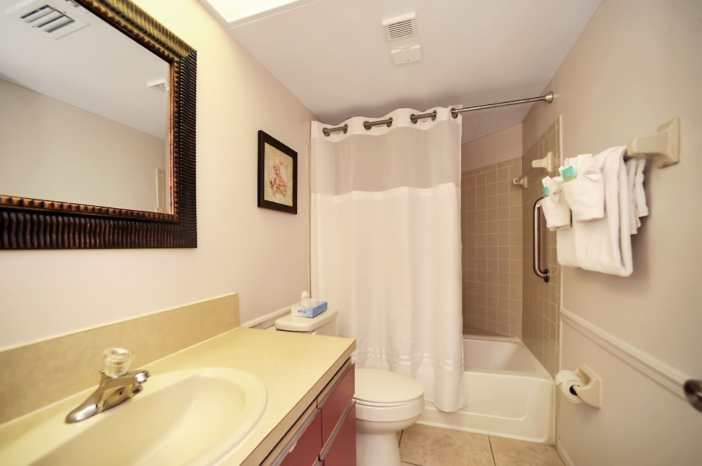 Oceanique Resort by Capital Vacations 47/48