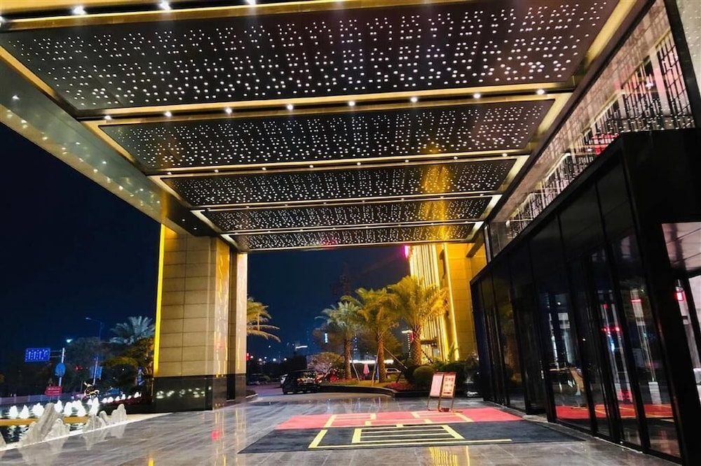 Ramada Plaza by Wyndham Hezhou North 5/32