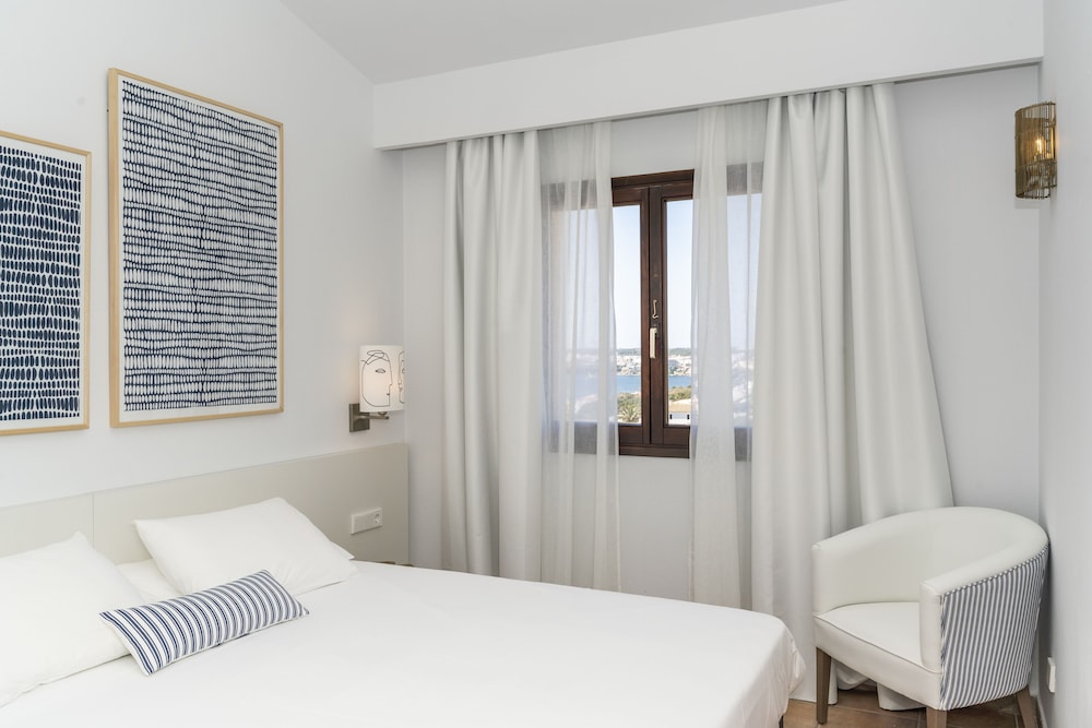 Calallonga Hotel Menorca 8/50